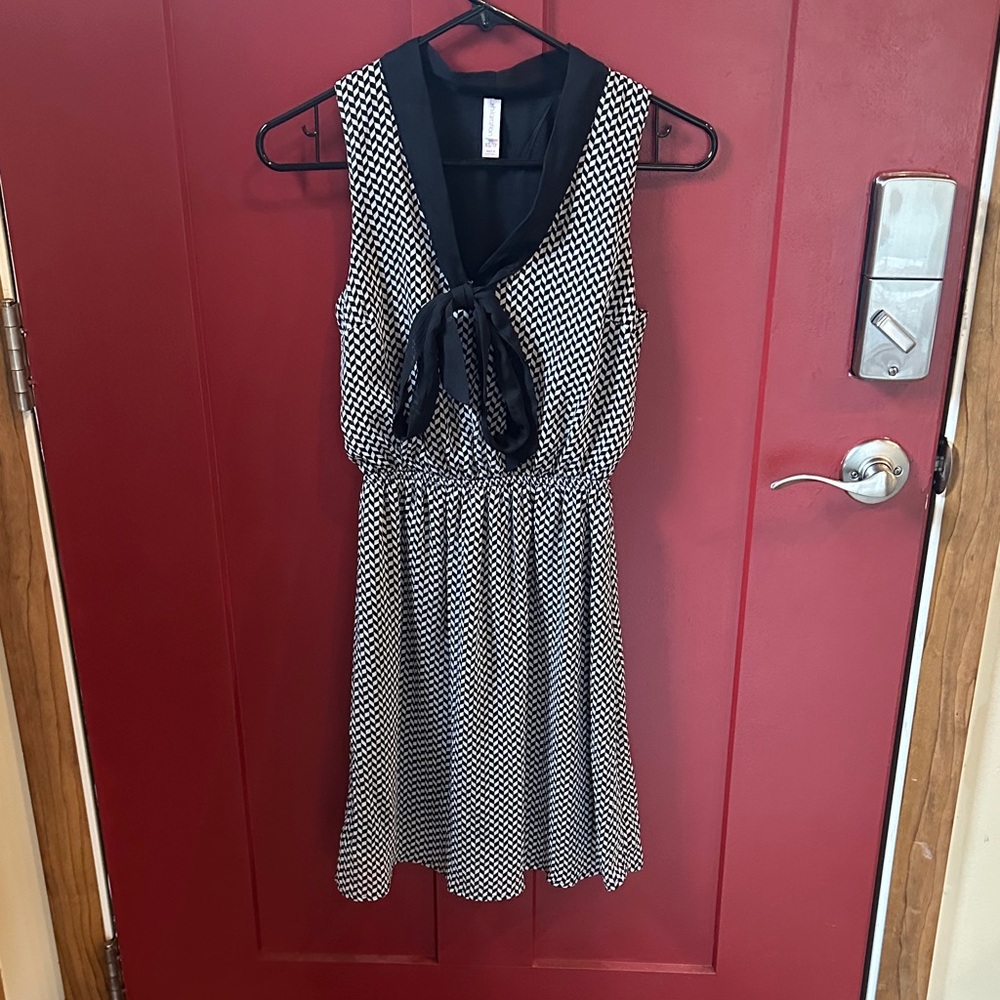 Xhilaration Black and White Patterned Dress